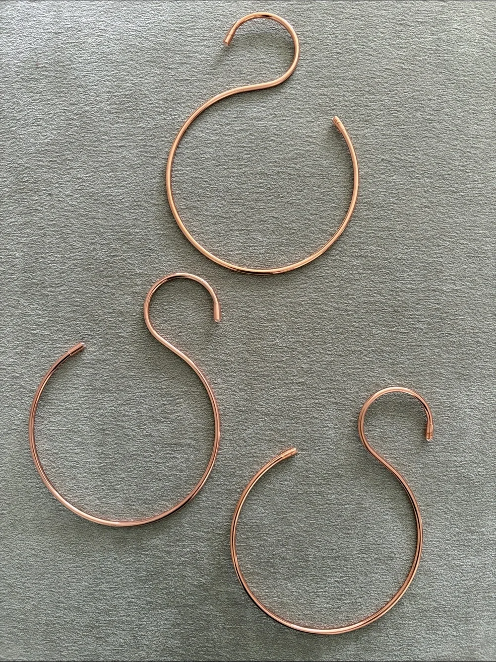 Rose Gold Circle Scarf & Belt Closet Hangers Set